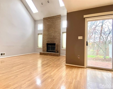 104 Nathan Drive - Photo Thumbnail 2