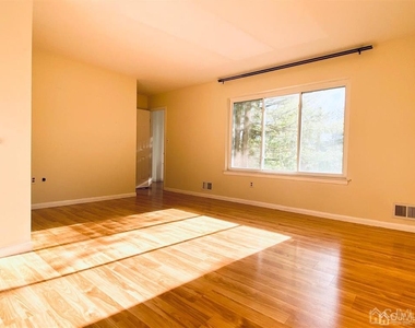 104 Nathan Drive - Photo Thumbnail 12