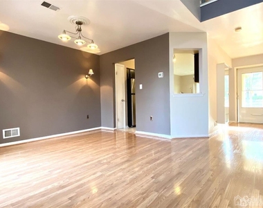 104 Nathan Drive - Photo Thumbnail 11