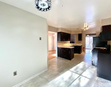 104 Nathan Drive - Photo Thumbnail 7