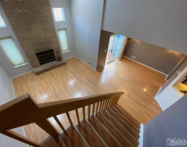 104 Nathan Drive - Photo Thumbnail 6