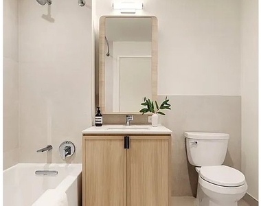 280 W 24th Street - Photo Thumbnail 4