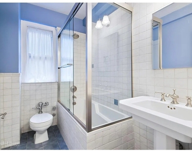 400 E 52nd Street - Photo Thumbnail 3