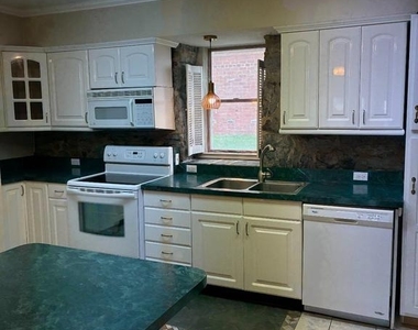 16 Catalpa Court - Photo Thumbnail 5