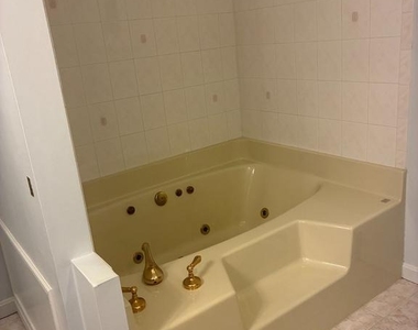 16 Catalpa Court - Photo Thumbnail 8