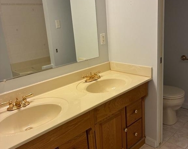 16 Catalpa Court - Photo Thumbnail 17