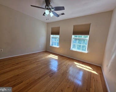 808 Monument Avenue - Photo Thumbnail 5