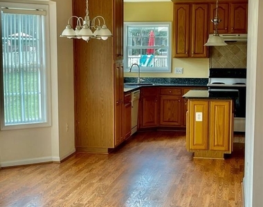 9505 Wigwag Court - Photo Thumbnail 12
