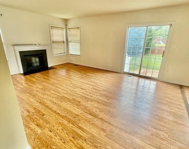 9505 Wigwag Court - Photo Thumbnail 9