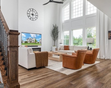 7082 Saint Hill Court - Photo Thumbnail 12
