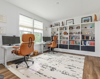 7082 Saint Hill Court - Photo Thumbnail 8