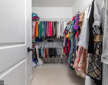 7082 Saint Hill Court - Photo Thumbnail 31