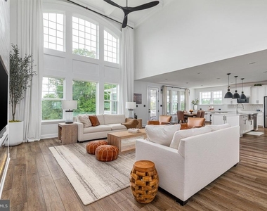 7082 Saint Hill Court - Photo Thumbnail 10
