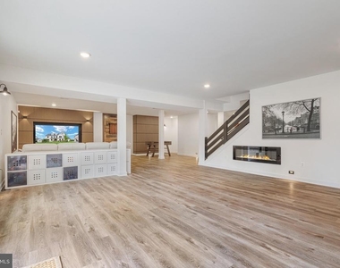 7082 Saint Hill Court - Photo Thumbnail 46