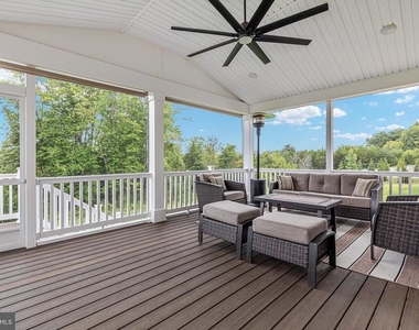 7082 Saint Hill Court - Photo Thumbnail 21