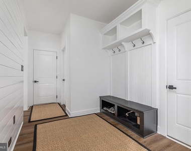 7082 Saint Hill Court - Photo Thumbnail 23