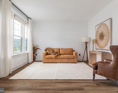 7082 Saint Hill Court - Photo Thumbnail 6
