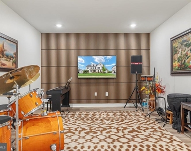 7082 Saint Hill Court - Photo Thumbnail 51