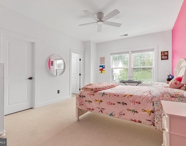 7082 Saint Hill Court - Photo Thumbnail 33