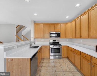 17507 Cajun Court - Photo Thumbnail 9