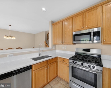 17507 Cajun Court - Photo Thumbnail 8