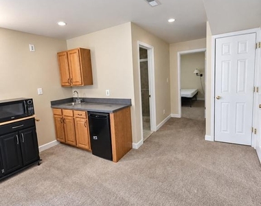 605 S Maple Avenue S - Photo Thumbnail 3