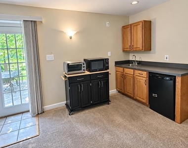 605 S Maple Avenue S - Photo Thumbnail 2