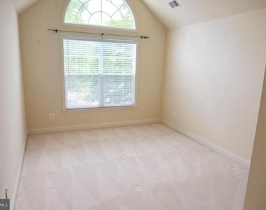 19871 Naples Lakes Terrace - Photo Thumbnail 7