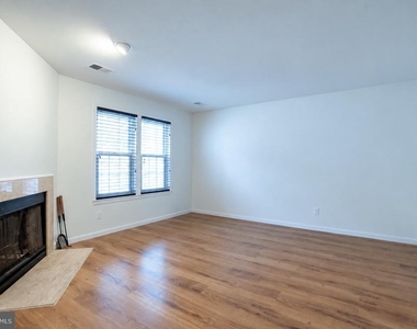 12887 Grays Pointe Road - Photo Thumbnail 7