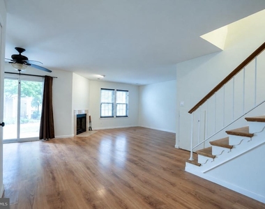 12887 Grays Pointe Road - Photo Thumbnail 5