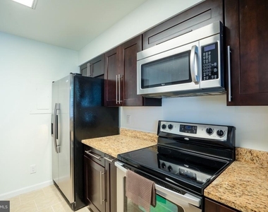 12887 Grays Pointe Road - Photo Thumbnail 13