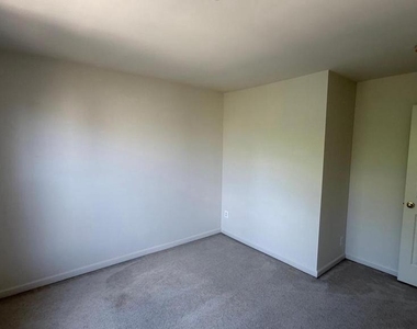 13643 Saint Johns Wood Place - Photo Thumbnail 21