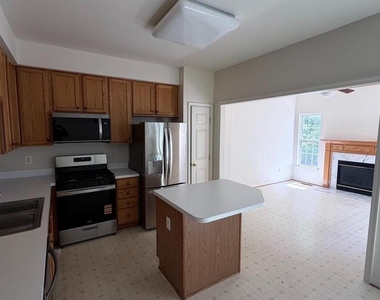 13643 Saint Johns Wood Place - Photo Thumbnail 11