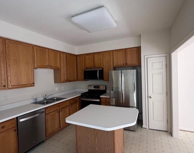 13643 Saint Johns Wood Place - Photo Thumbnail 12