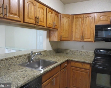 6919 Mary Caroline Circle - Photo Thumbnail 8