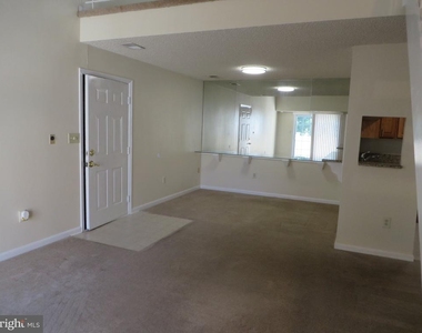 6919 Mary Caroline Circle - Photo Thumbnail 12
