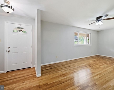 8608 Parliament Drive - Photo Thumbnail 5
