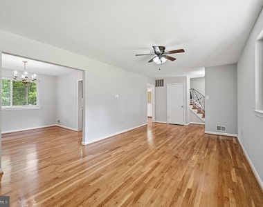 8608 Parliament Drive - Photo Thumbnail 7