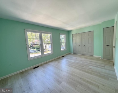 5406 New London Park Drive - Photo Thumbnail 7
