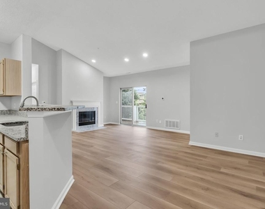 1701 Lake Shore Crest Drive - Photo Thumbnail 5