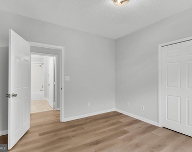 1701 Lake Shore Crest Drive - Photo Thumbnail 21