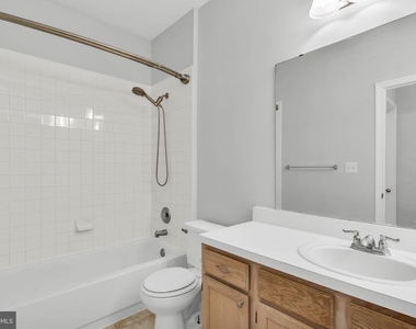 1701 Lake Shore Crest Drive - Photo Thumbnail 25