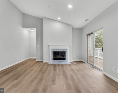 1701 Lake Shore Crest Drive - Photo Thumbnail 7