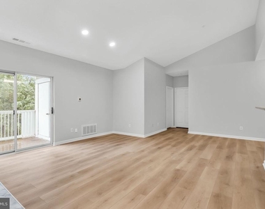 1701 Lake Shore Crest Drive - Photo Thumbnail 8