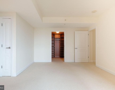 2451 Midtown Avenue - Photo Thumbnail 4