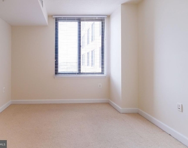 2451 Midtown Avenue - Photo Thumbnail 9