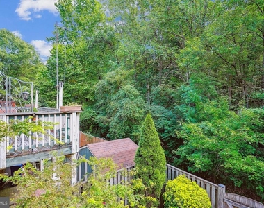 8021 Bethelen Woods Lane - Photo Thumbnail 28