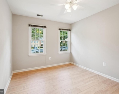 8021 Bethelen Woods Lane - Photo Thumbnail 21