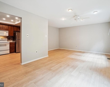 8021 Bethelen Woods Lane - Photo Thumbnail 12
