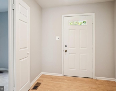 8021 Bethelen Woods Lane - Photo Thumbnail 2